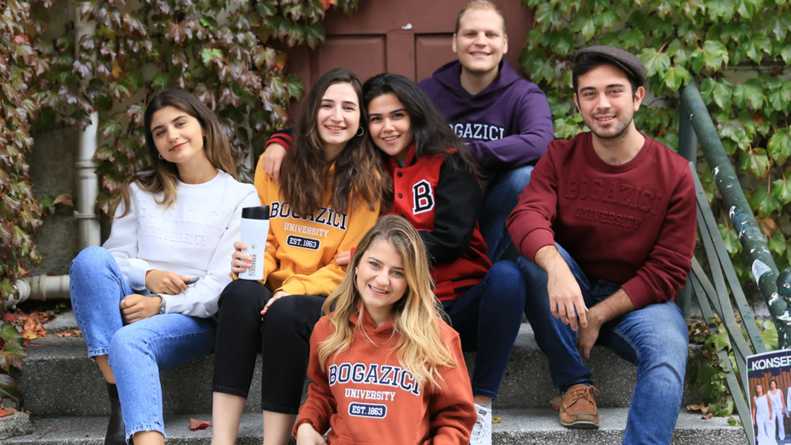 Okul Hoodie Tasarımı ve Üretimi